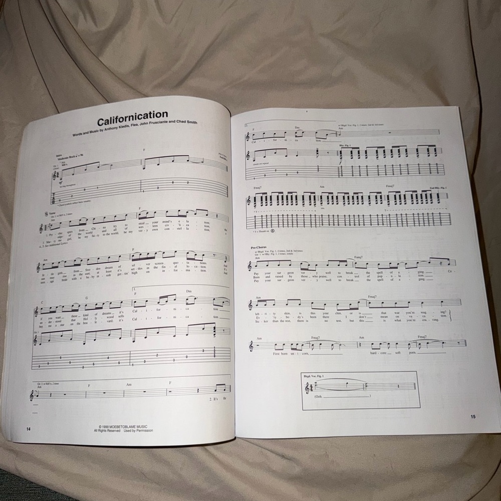 Red Hot Chili Peppers Greatest Hits Songbook Bass Guitar Recorded Versions - Picture 2 of 3
